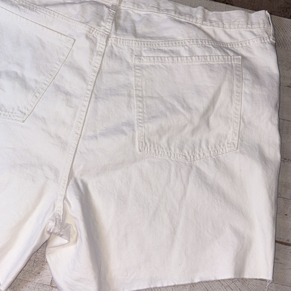 Old Navy Shorts Denim High-Rise Slouchy White Straight Women's Size: 28 New - Picture 12 of 14